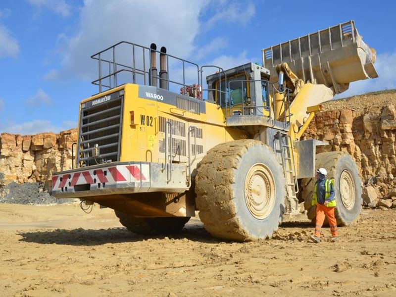 QCabAir Komatsu WA900 Wheel Loader iso23875