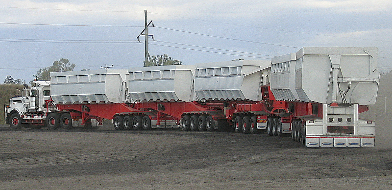 Road Train 800 1.JPG