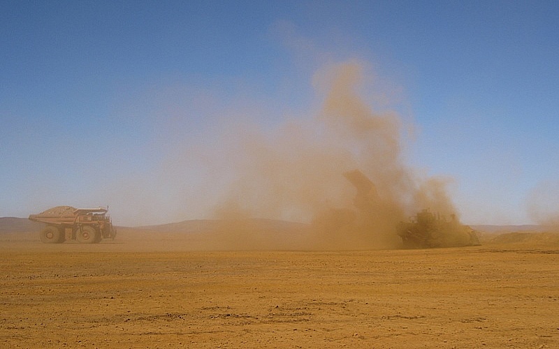 Dust 001 800x500.JPG